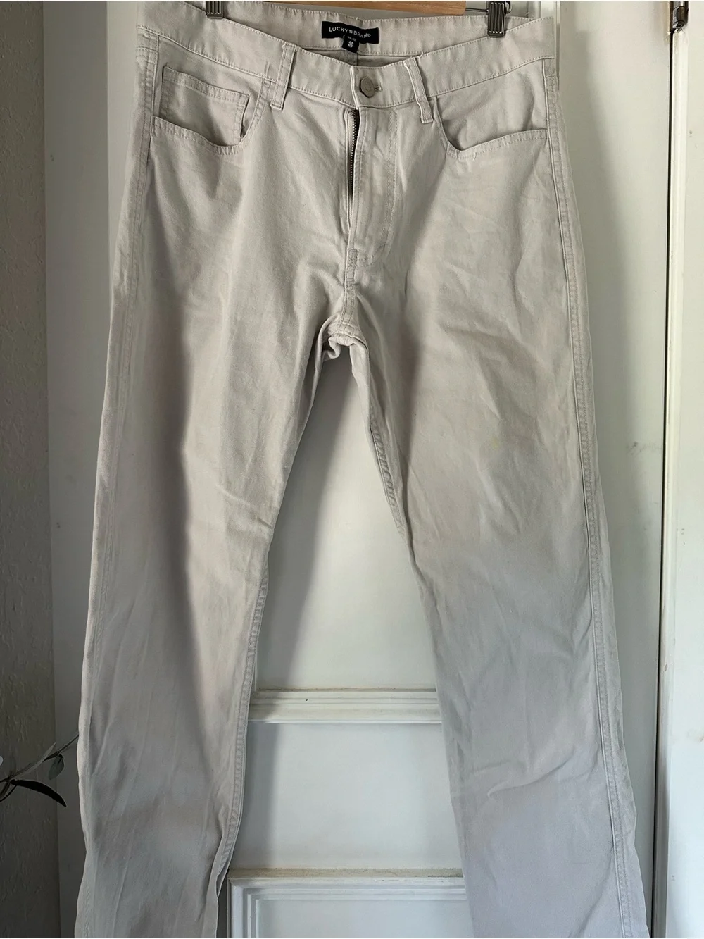 Lucky Brand Men’s Straight Jeans in Light Beige